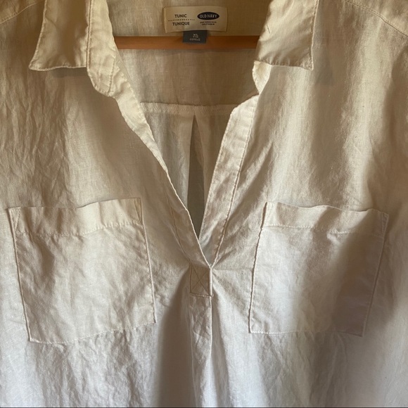 OLD NAVY White Blouse with Collar and Two Pockets - Picture 2 of 4